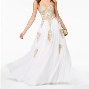 Macy’s Say yes to the dress prom dress/ gown